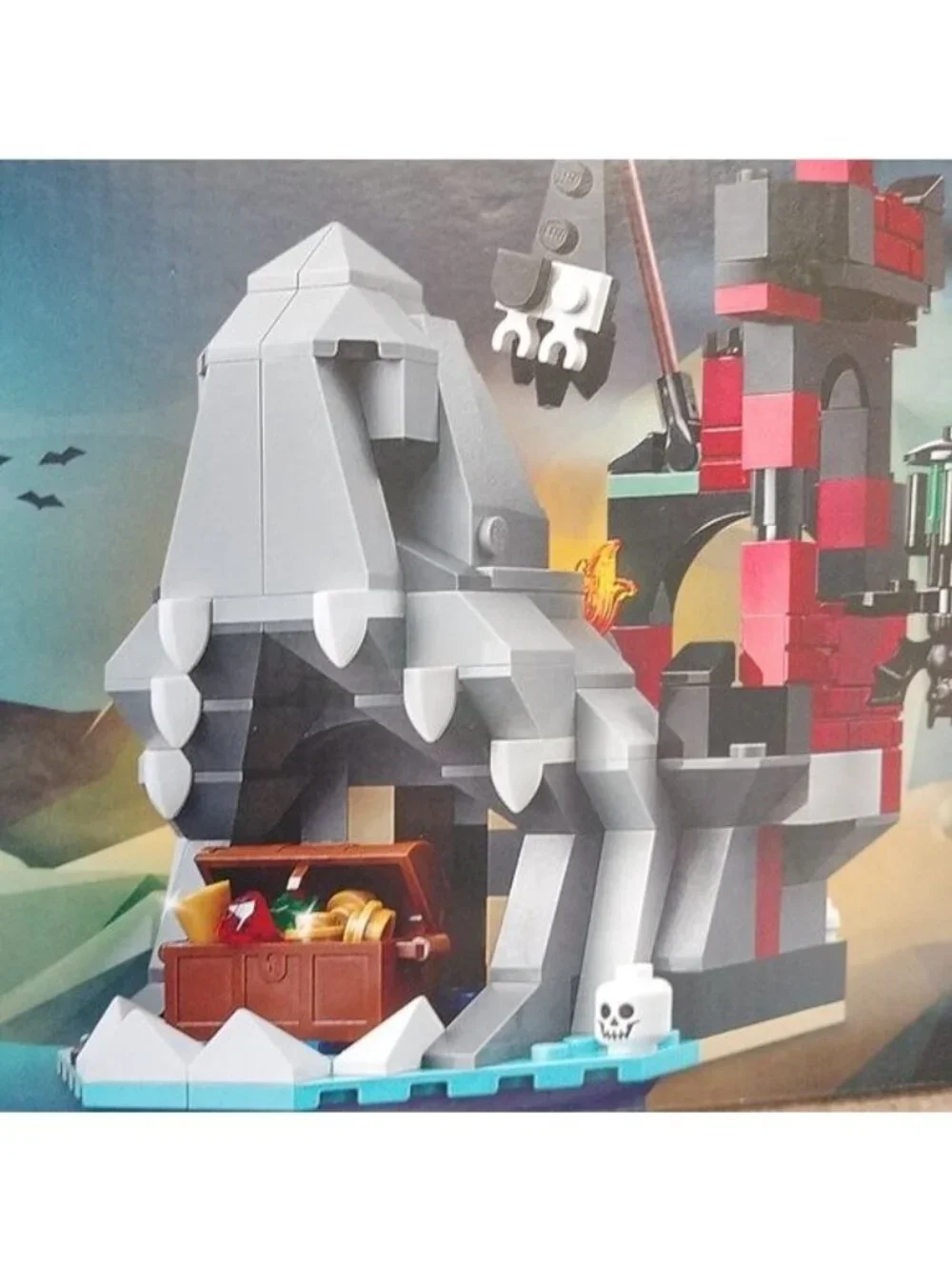 Lego 40597 Scary Pirate Island Building Set 214 pcs